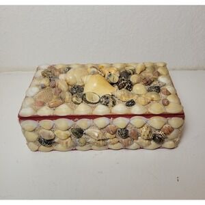 Vintage Sea Shell  Trinket Jewelry Red  Felt Lining